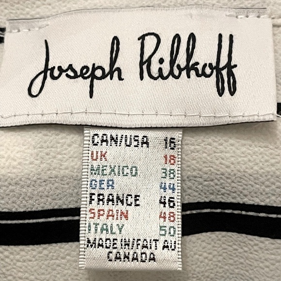 Sleeveless Striped Button-Down Top - Picture 2 of 8